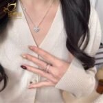 【銀蝶坊】閃耀四葉草項鍊輕奢小眾高級感爆閃氣質吊墜鎖骨送女友禮物