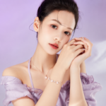 【銀蝶坊】貓眼石幸運四葉草手鍊女粉鑽花朵超仙少女心飾品送閨蜜禮物