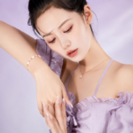 【銀蝶坊】貓眼石幸運四葉草手鍊女粉鑽花朵超仙少女心飾品送閨蜜禮物