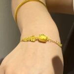【銀蝶坊】可愛萌貓金色手鍊立體小貓吊飾甜美百搭女款手飾：圖片 2